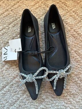 NWT Zara Black Pointed Ballet Flats with Beaded Bow. Never worn.